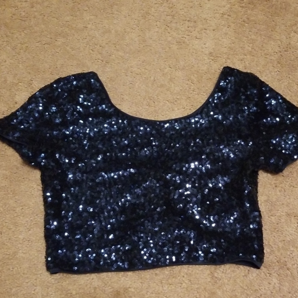 💋 4 for $20 F21 Navy sequin crop top